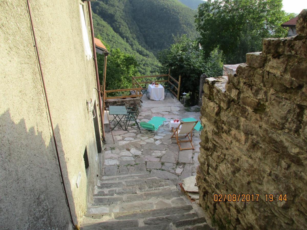 Bed and breakfast Viandanti, Artisti E Sognatori Comano (Tuscany)